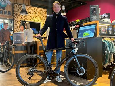 Happy Road/Gravel customer