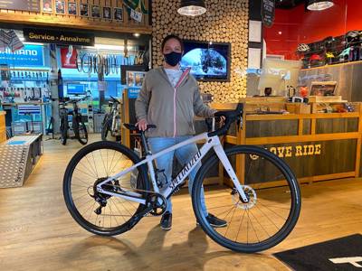 Happy Road/Gravel customer