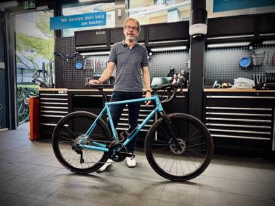 Happy Road/Gravel customer