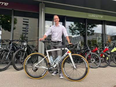 Happy Road/Gravel customer