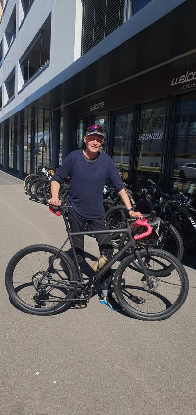 Happy Road/Gravel customer