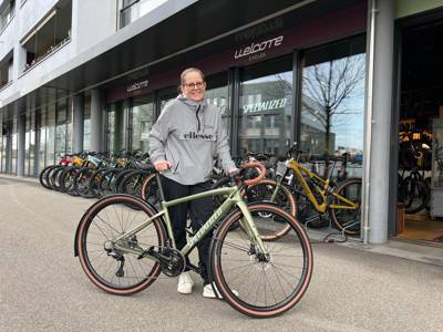 Happy Road/Gravel customer