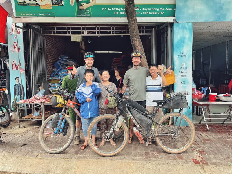 Riding Through the Mist – A 2.5 Month Bikepacking Journey Across Southeast Asia with Adrian and Sandro - Bild 2