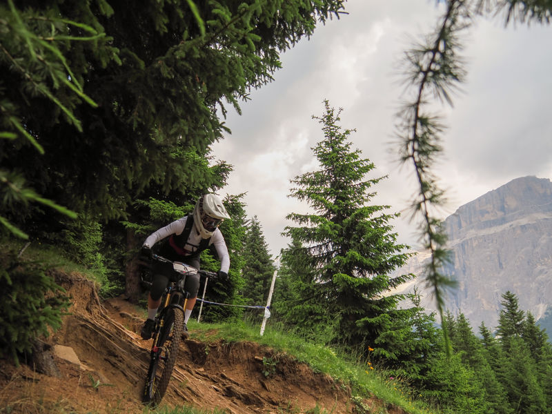 Elena Frei – Ein aufstrebendes Enduro-Talent aus der Schweiz - Bild 4