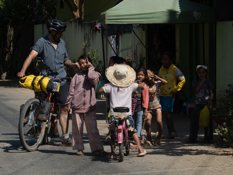 Riding Through the Mist – A 2.5 Month Bikepacking Journey Across Southeast Asia with Adrian and Sandro - Bild 16
